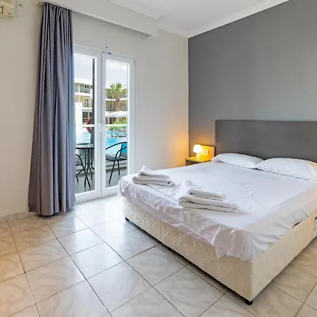 Hotel White Olive Premium Cameo 4*