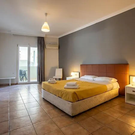 Hotel White Olive Premium Cameo