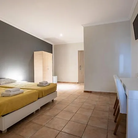 Hotel White Olive Premium Cameo