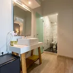 Hotel White Olive Premium Cameo