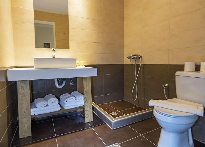 Hotel White Olive Premium Cameo