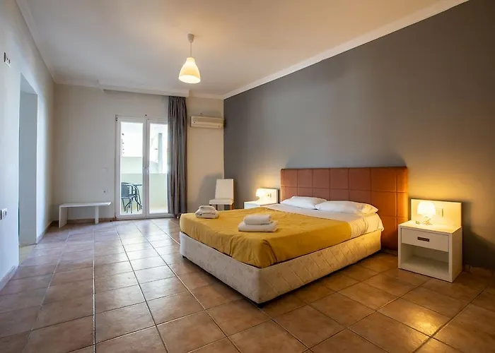 Hotel White Olive Premium Cameo