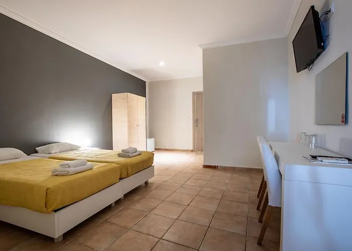 Hotel White Olive Premium Cameo